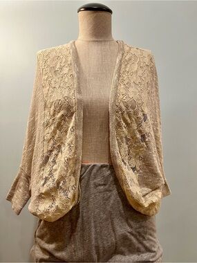 Issi Women's Beige and Gold Lace-Trimmed Open Cardigan. Size 6